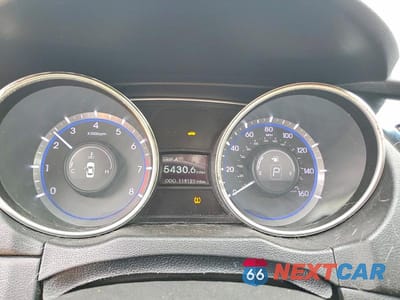 Zdjęcie 9 z 13 samochodu: 2011 HYUNDAI SONATA LIMITED VIN:5NPEC4AC8BH119613 - miniatura