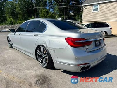 Drugie zdjęcie samochodu z przodu: 2016 BMW 750 XI VIN:WBA7F2C52GG418042 - miniatura