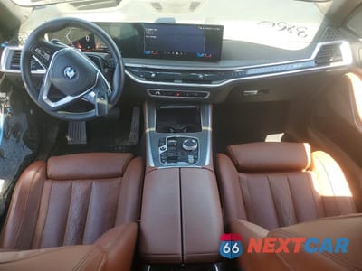 Zdjęcie 8 z 14 samochodu: 2025 BMW X5 XDRIVE50E VIN:5UX43EU00S9W94251 - miniatura