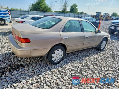 Trzecie zdjęcie samochodu z tyłu: 2000 TOYOTA CAMRY LE VIN:4T1BG22K3YU007670 - miniatura