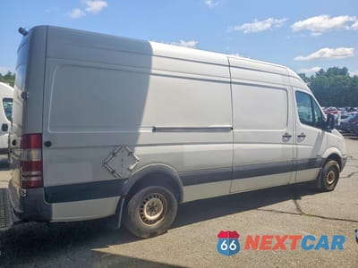Trzecie zdjęcie samochodu z tyłu: 2012 MERCEDES-BENZ SPRINTER 2500 VIN:WD3PE8CB1C5693948 - miniatura
