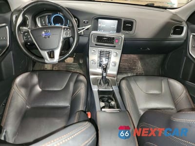 Zdjęcie 8 z 12 samochodu: 2016 VOLVO V60 CROSS COUNTRY PREMIER VIN:YV4612HK3G1003341 - miniatura