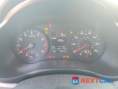 Zdjęcie 9 z 12 samochodu: 2018 KIA RIO LX VIN:3KPA24AB9JE079585 - miniatura