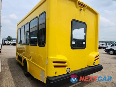 Trzecie zdjęcie samochodu z tyłu: 2017 FORD ECONOLINE E450 SUPER DUTY CUTAWAY VAN VIN:1FDXE4FS1HDC07562 - miniatura