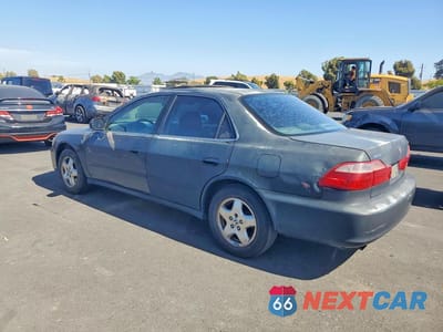Drugie zdjęcie samochodu z przodu: 1998 HONDA ACCORD EX VIN:1HGCG1656WA060368 - miniatura