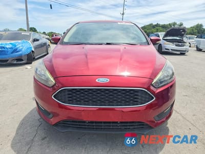 Piąte zdjęcie samochodu w środku: 2017 FORD FOCUS SEL VIN:1FADP3M28HL330978 - miniatura