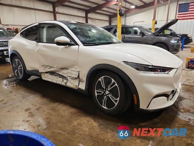 Czwarte zdjęcie samochodu z boku: 2021 FORD MUSTANG MACH-E SELECT VIN:3FMTK1SS6MMA43364 - miniatura