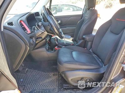 Zdjęcie 7 z 13 samochodu: 2016 JEEP RENEGADE TRAILHAWK VIN:ZACCJBCT8GPE10867 - miniatura