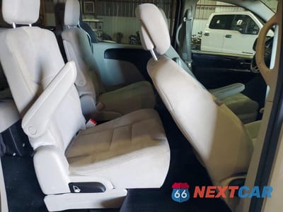 Zdjęcie 11 z 13 samochodu: 2015 DODGE GRAND CARAVAN SE VIN:2C4RDGBG9FR615949 - miniatura