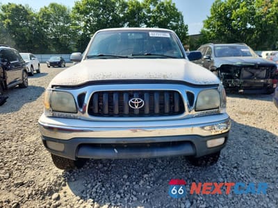 Piąte zdjęcie samochodu w środku: 2002 TOYOTA TACOMA XTRACAB VIN:5TEWN72N92Z090345 - miniatura