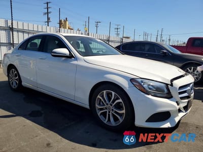 Czwarte zdjęcie samochodu z boku: 2018 MERCEDES-BENZ C 300 VIN:55SWF4JB8JU274869 - miniatura