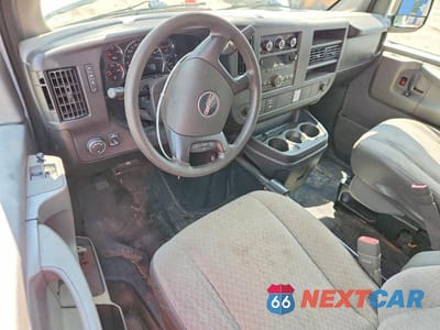 Zdjęcie 8 z 13 samochodu: 2011 GMC SAVANA VIN:1GTW7FCA2B1135281 - miniatura