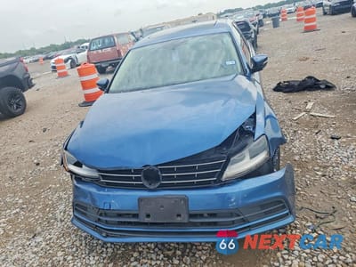 Piąte zdjęcie samochodu w środku: 2018 VOLKSWAGEN JETTA SE VIN:3VWDB7AJ0JM259319 - miniatura