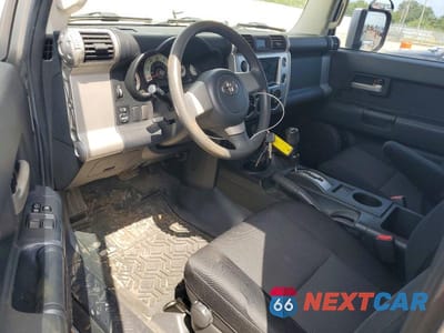 Zdjęcie 8 z 12 samochodu: 2007 TOYOTA FJ CRUISER BASE VIN:JTEBU11F370050077 - miniatura
