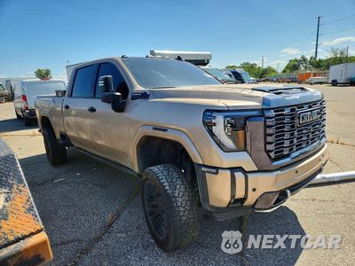 Czwarte zdjęcie samochodu z boku: 2024 GMC SIERRA K2500 DENALI ULTIMATE VIN:1GT49XEY2RF468465 - miniatura
