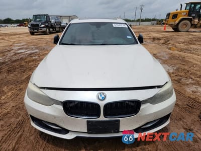 Piąte zdjęcie samochodu w środku: 2013 BMW 328 I VIN:WBA3A5C52DF351944 - miniatura