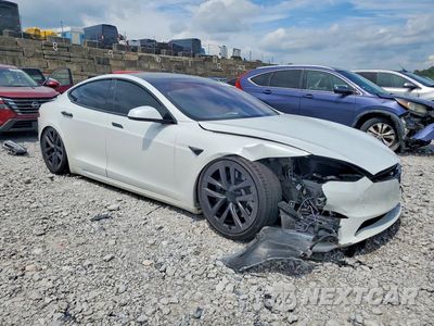 Czwarte zdjęcie samochodu z boku: 2021 TESLA MODEL S VIN:5YJSA1E65MF451649 - miniatura