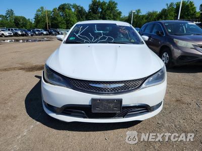 Piąte zdjęcie samochodu w środku: 2016 CHRYSLER 200 S VIN:1C3CCCDG4GN110449 - miniatura