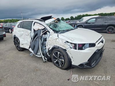 Czwarte zdjęcie samochodu z boku: 2024 TOYOTA COROLLA CROSS HYBRID XSE VIN:7MUFBABG5RV023830 - miniatura