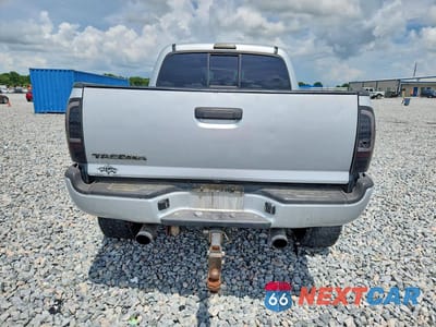 Zdjęcie 6 z 13 samochodu: 2005 TOYOTA TACOMA DOUBLE CAB PRERUNNER VIN:3TMJU62N25M001711 - miniatura