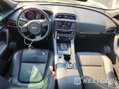 Zdjęcie 8 z 13 samochodu: 2018 JAGUAR F-PACE PREMIUM VIN:SADCJ2FN3JA244038 - miniatura