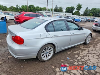 Trzecie zdjęcie samochodu z tyłu: 2011 BMW 328 XI VIN:WBAPK7C50BA974127 - miniatura