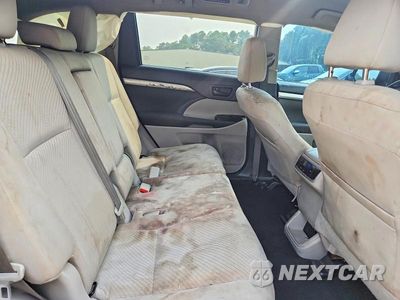 Zdjęcie 11 z 14 samochodu: 2019 TOYOTA HIGHLANDER LE VIN:5TDZARFH6KS049418 - miniatura