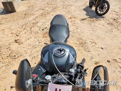 Piąte zdjęcie samochodu w środku: 2016 HONDA CBR650 F VIN:MLHRC7402G5200230 - miniatura