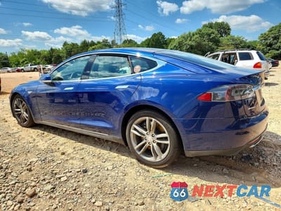 Drugie zdjęcie samochodu z przodu: 2015 TESLA MODEL S VIN:5YJSA1E20FF117223 - miniatura