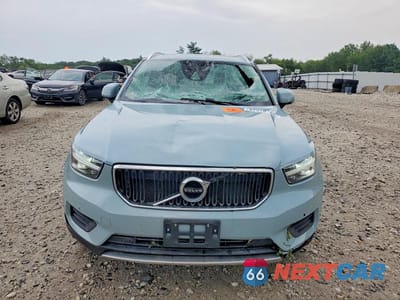 Piąte zdjęcie samochodu w środku: 2019 VOLVO XC40 T5 MOMENTUM VIN:YV4162UK0K2084545 - miniatura