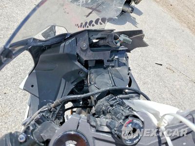 Zdjęcie 7 z 9 samochodu: 2024 KAWASAKI ZX636 K VIN:JKBZXJK1XRA000440 - miniatura