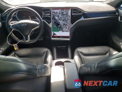 Zdjęcie 8 z 13 samochodu: 2015 TESLA MODEL S VIN:5YJSA1E2XFF105337 - miniatura