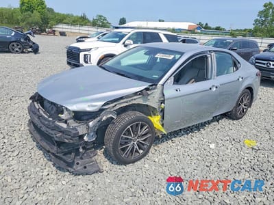 2023 TOYOTA CAMRY XLE 4T1F11AKXPU725178 - główne zdjęcie licytacji z USA - miniatura