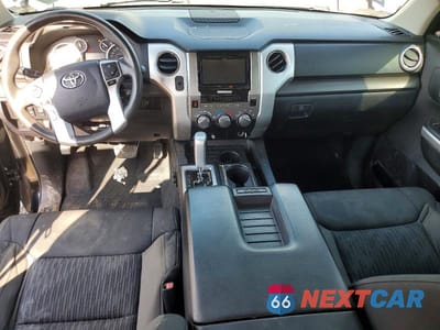 Zdjęcie 8 z 12 samochodu: 2017 TOYOTA TUNDRA CREWMAX SR5 VIN:5TFEM5F19HX122141 - miniatura