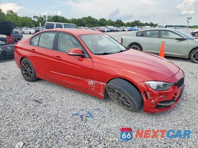 Czwarte zdjęcie samochodu z boku: 2017 BMW 320 I VIN:WBA8E1G55HNU13944 - miniatura
