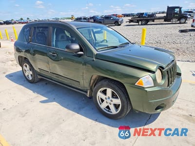 Czwarte zdjęcie samochodu z boku: 2008 JEEP COMPASS SPORT VIN:1J8FF47W98D534136 - miniatura