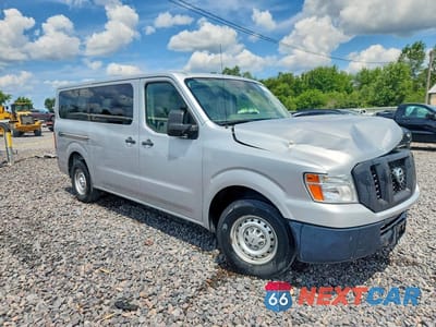Czwarte zdjęcie samochodu z boku: 2017 NISSAN NV 3500 HD S VIN:5BZBF0AA4HN853210 - miniatura