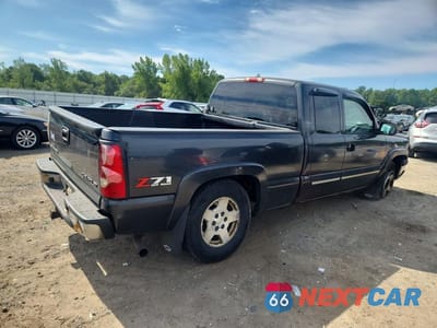 Trzecie zdjęcie samochodu z tyłu: 2004 CHEVROLET SILVERADO K1500 VIN:2GCEK19T441129534 - miniatura