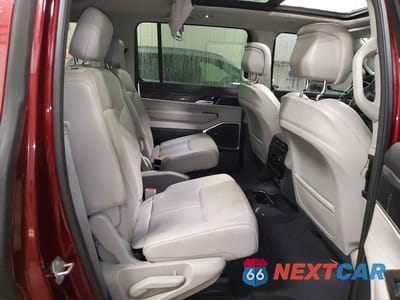 Zdjęcie 11 z 13 samochodu: 2022 JEEP WAGONEER SERIES II VIN:1C4SJVBT2NS183195 - miniatura