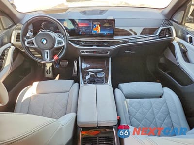 Zdjęcie 8 z 13 samochodu: 2025 BMW X5 M60I VIN:5UX33EU09S9W63852 - miniatura