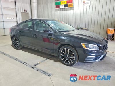 Czwarte zdjęcie samochodu z boku: 2018 VOLVO S60 DYNAMIC VIN:YV140MTL0J2455932 - miniatura