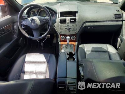 Zdjęcie 8 z 12 samochodu: 2010 MERCEDES-BENZ C300 4 MAT VIN:WDDGF8BB4AR105699 - miniatura