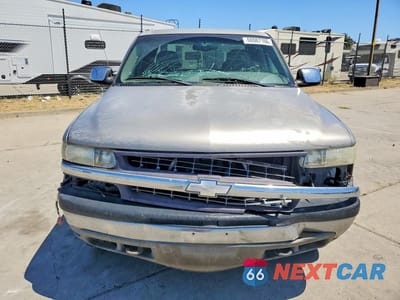Piąte zdjęcie samochodu w środku: 2000 CHEVROLET SILVERADO K1500 VIN:1GCEK19T1YE332644 - miniatura