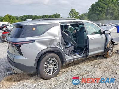 Trzecie zdjęcie samochodu z tyłu: 2024 CHEVROLET TRAVERSE LT VIN:1GNERGKSXRJ191704 - miniatura