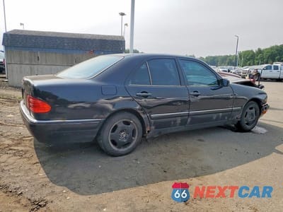 Trzecie zdjęcie samochodu z tyłu: 1999 MERCEDES-BENZ E 430 VIN:WDBJF70H2XA890294 - miniatura