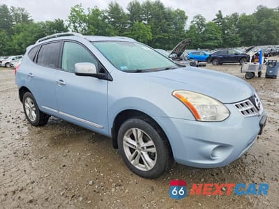Czwarte zdjęcie samochodu z boku: 2013 NISSAN ROGUE S VIN:JN8AS5MV6DW146170 - miniatura