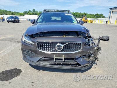 Piąte zdjęcie samochodu w środku: 2023 VOLVO V60 VIN:YV4L12WZ1P2106352 - miniatura