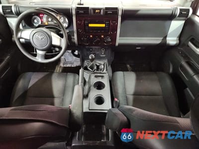 Zdjęcie 8 z 13 samochodu: 2007 TOYOTA FJ CRUISER BASE VIN:JTEBU11F270028524 - miniatura