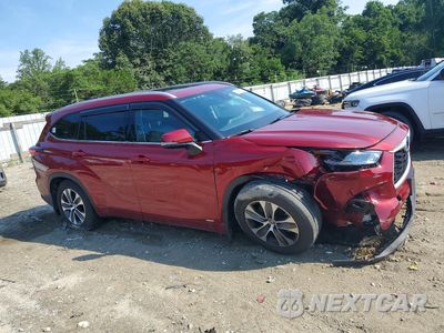 Czwarte zdjęcie samochodu z boku: 2022 TOYOTA HIGHLANDER HYBRID XLE VIN:5TDGBRCH6NS560155 - miniatura