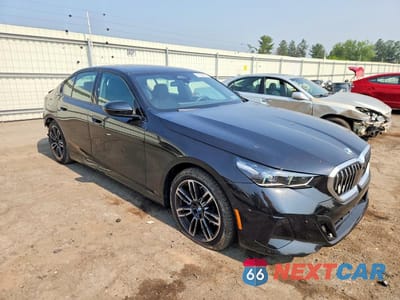 Czwarte zdjęcie samochodu z boku: 2025 BMW 530 XI VIN:WBA53FJ01SCT27195 - miniatura